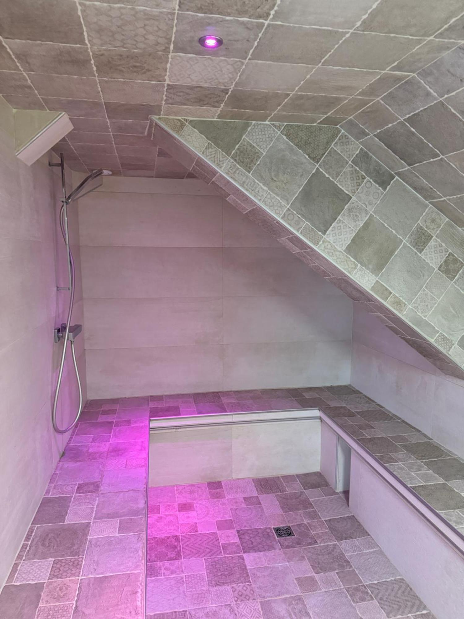 Erawan Boutique Hotel Évreux Extérieur photo