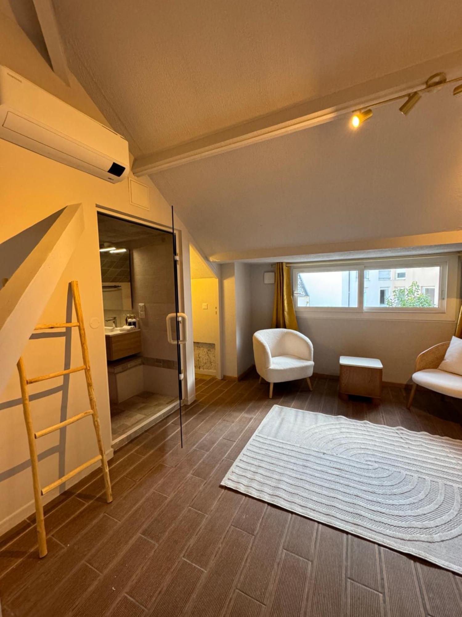 Erawan Boutique Hotel Évreux Extérieur photo