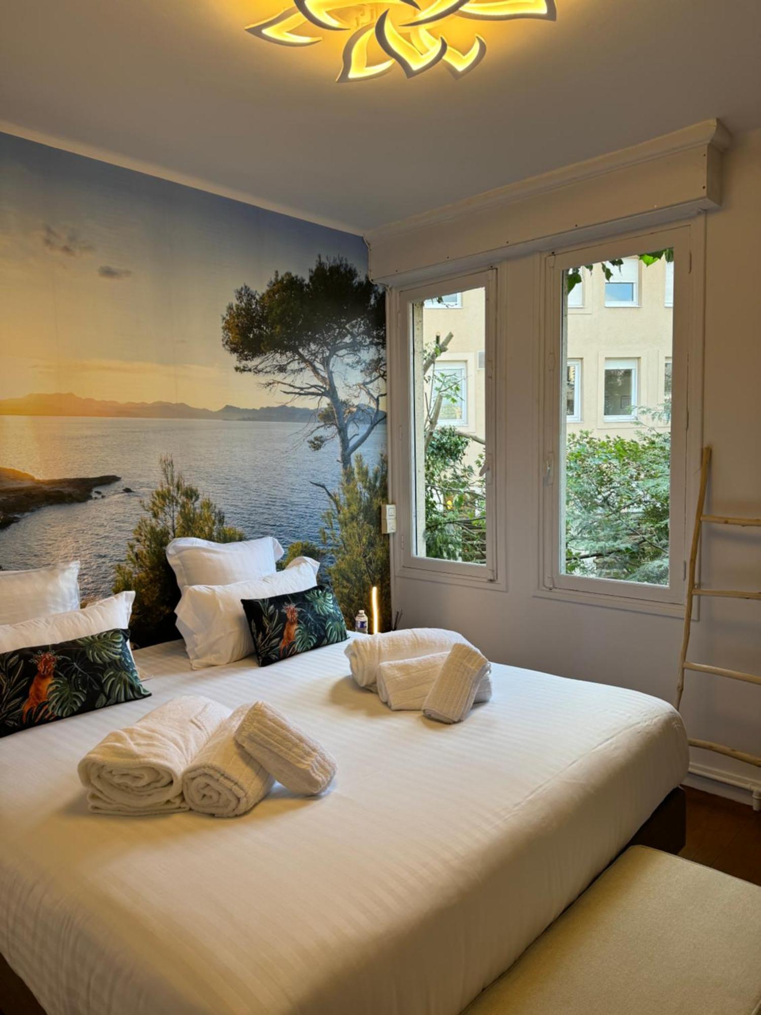 Erawan Boutique Hotel Évreux Extérieur photo