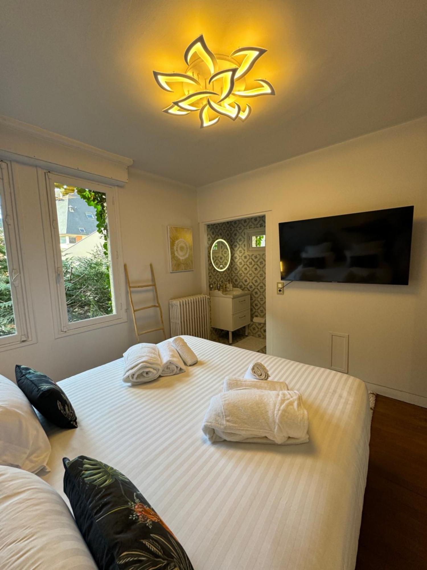 Erawan Boutique Hotel Évreux Extérieur photo