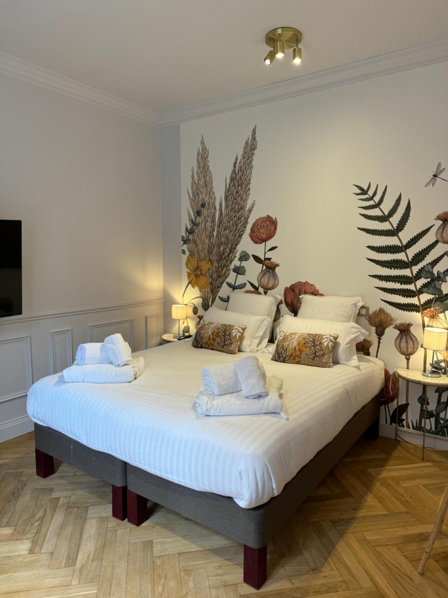 Erawan Boutique Hotel Évreux Extérieur photo