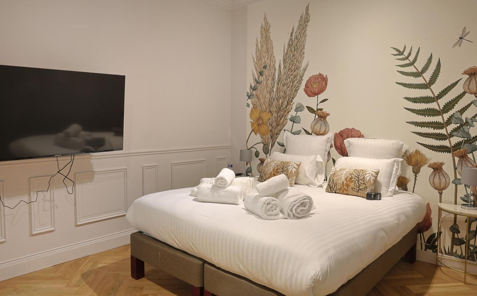 Erawan Boutique Hotel Évreux Extérieur photo
