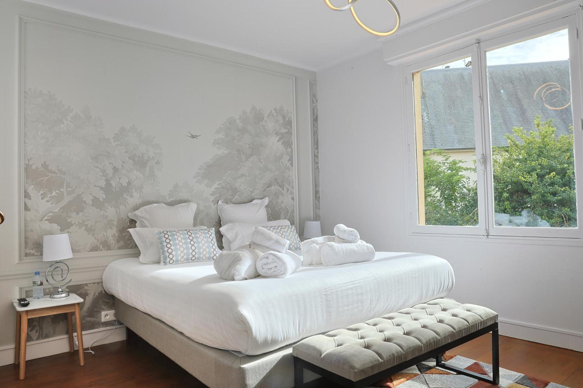 Erawan Boutique Hotel Évreux Extérieur photo