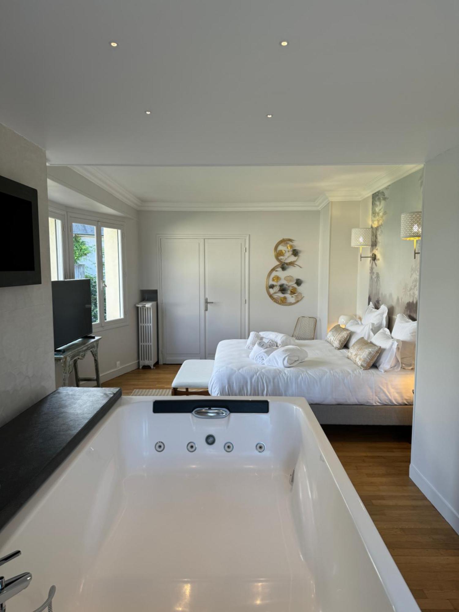 Erawan Boutique Hotel Évreux Extérieur photo